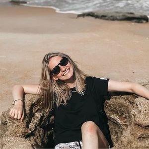 Meet your Posher, Cayley